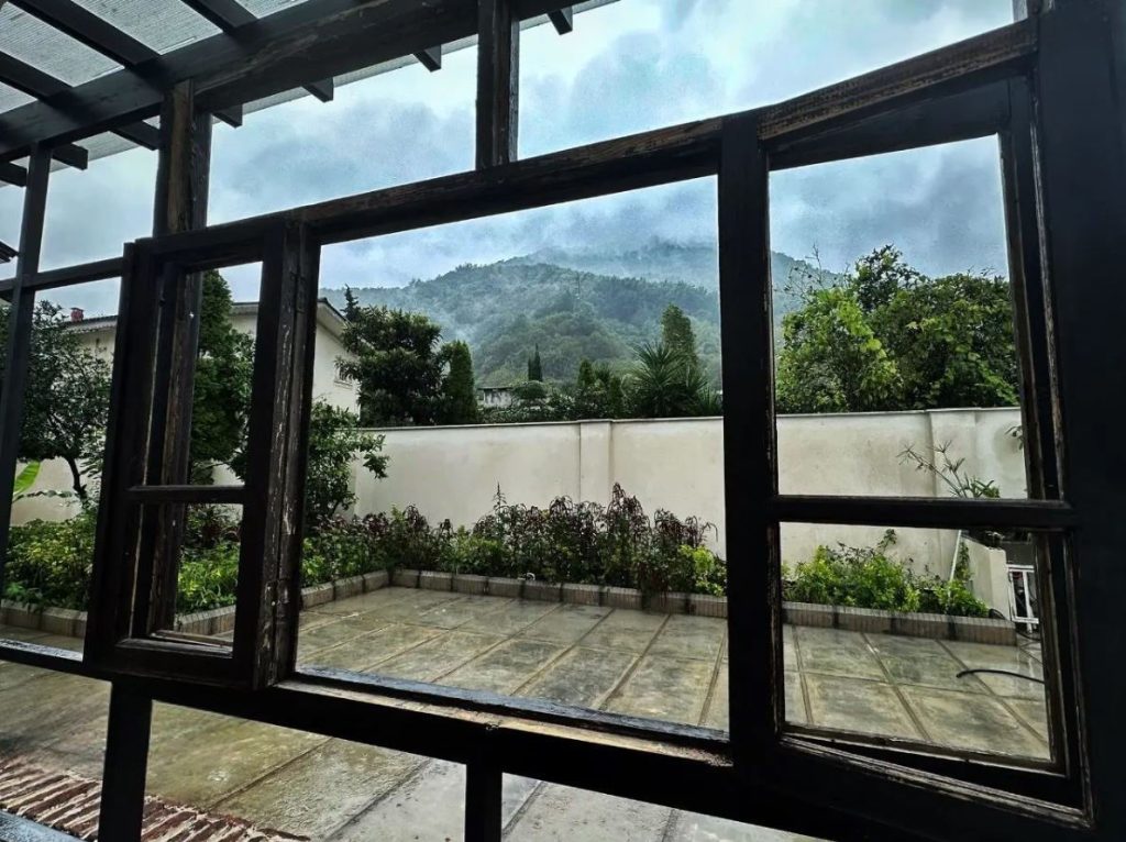 2a07c12f-6008-45e3-8d12-d5e25def201d