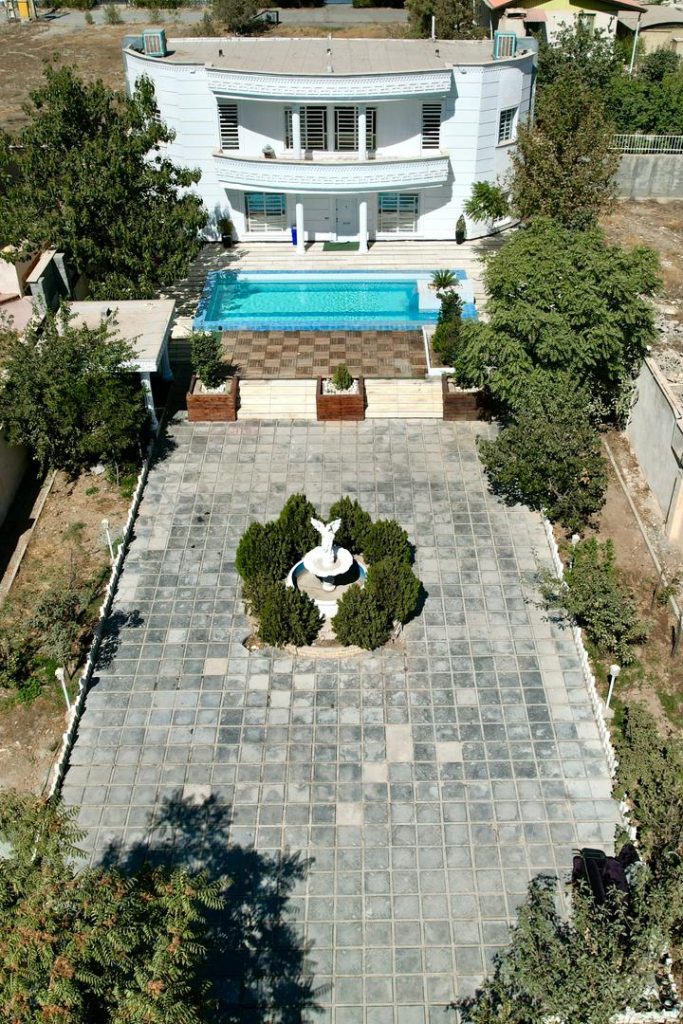 bc11c048-bd00-4339-a4a1-4178ddcb32be