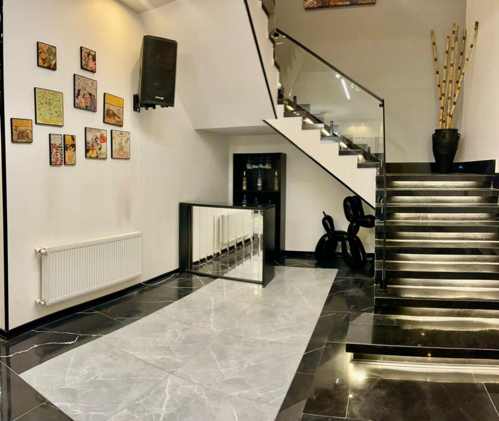 17f2a165-f634-4d30-90c1-55c03c338ef2