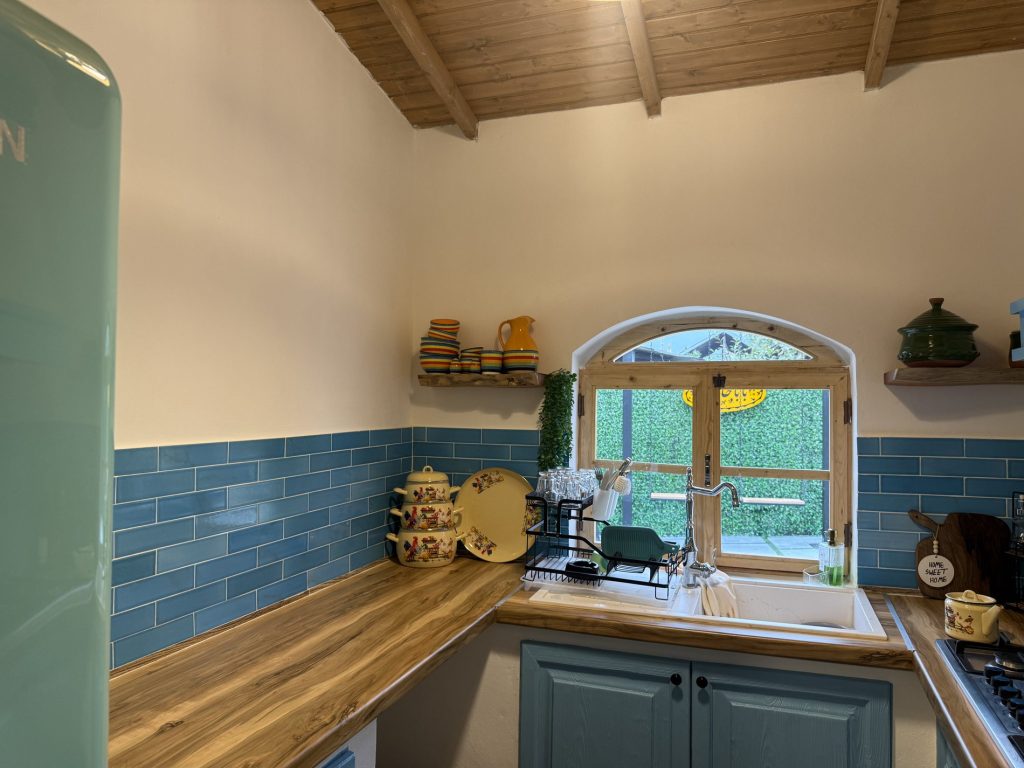 15d5035d-3878-4b5d-91e5-f8b832468990