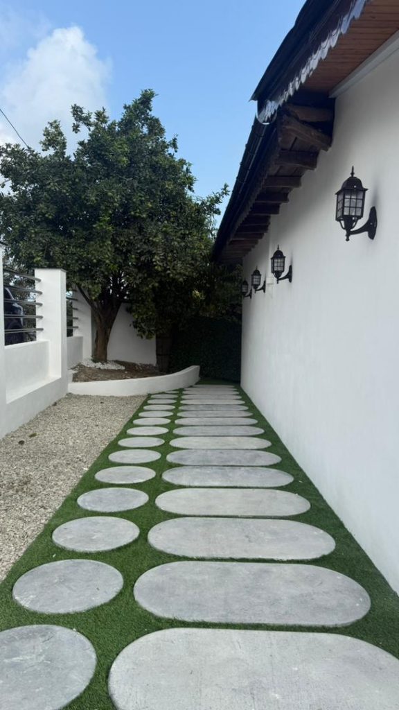 2b8f8af6-d505-48ae-835f-54117308f92a