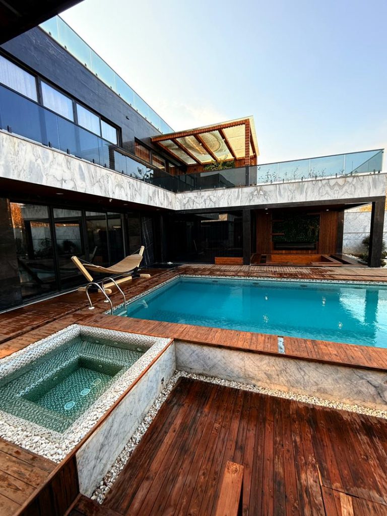 5b82dc56-4b16-4958-9021-176a0023f8e5