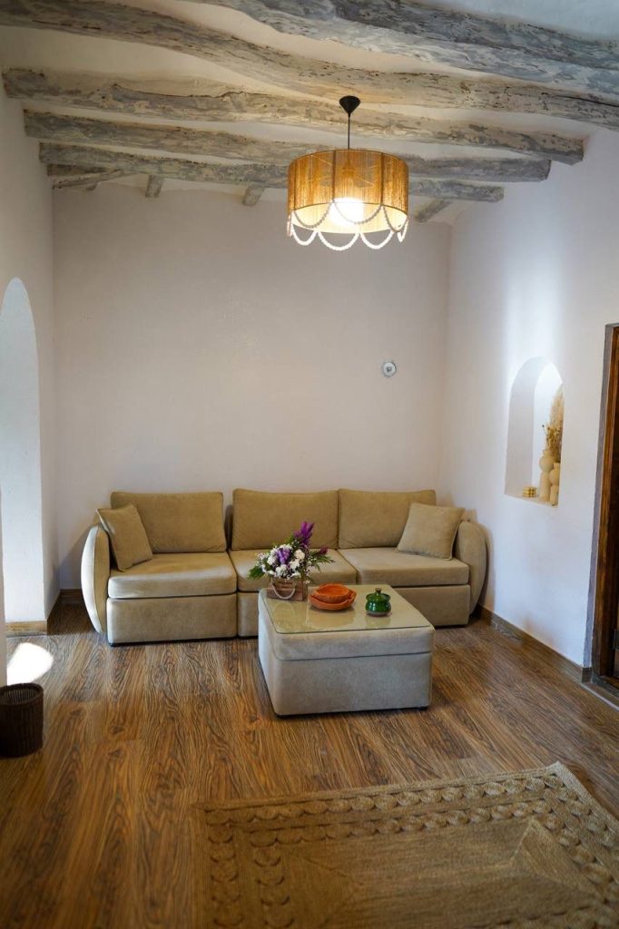 6b57f5bb-dac8-4f6a-a895-5189f9779368